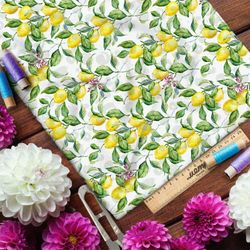 Ткань поплин яркие лимонные ветки на белом фоне