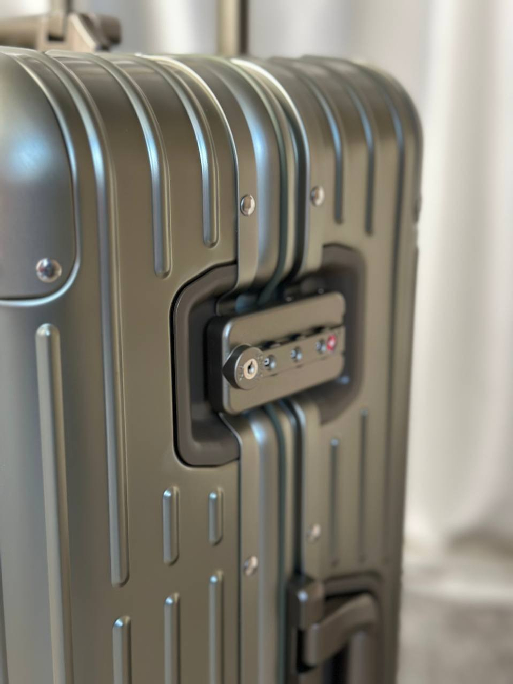 Чемодан Rimowa L