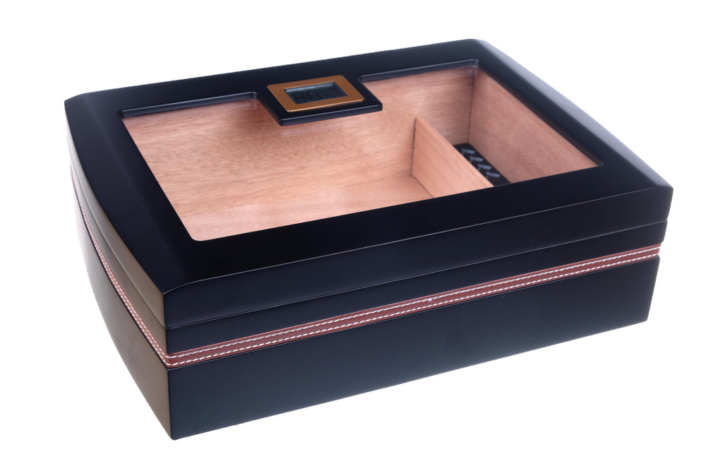 Хьюмидор Tom River со стеклом на 40 сигар, 561-545