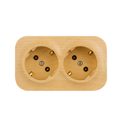 Розеточный блок двойной с заземлением без шторок IP20 16А 250В дерево Quteo Legrand