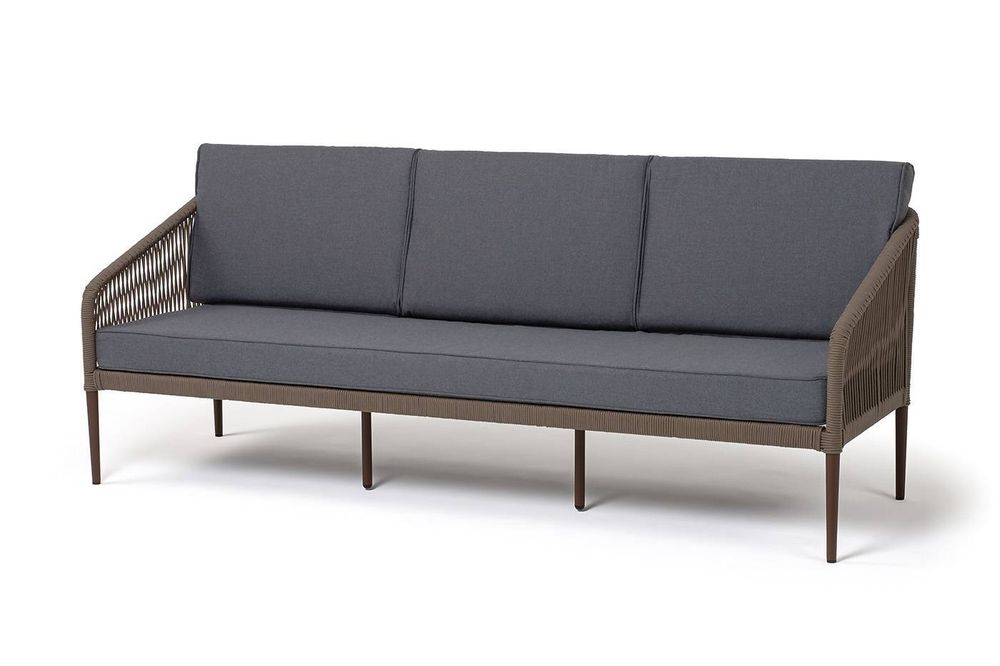 "Канны" диван 3-местный плетеный из роупа, каркас алюминий коричневый (RAL8016) муар, роуп коричневый круглый, ткань темно-серая 027