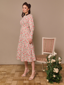 Платье с широкими манжетами