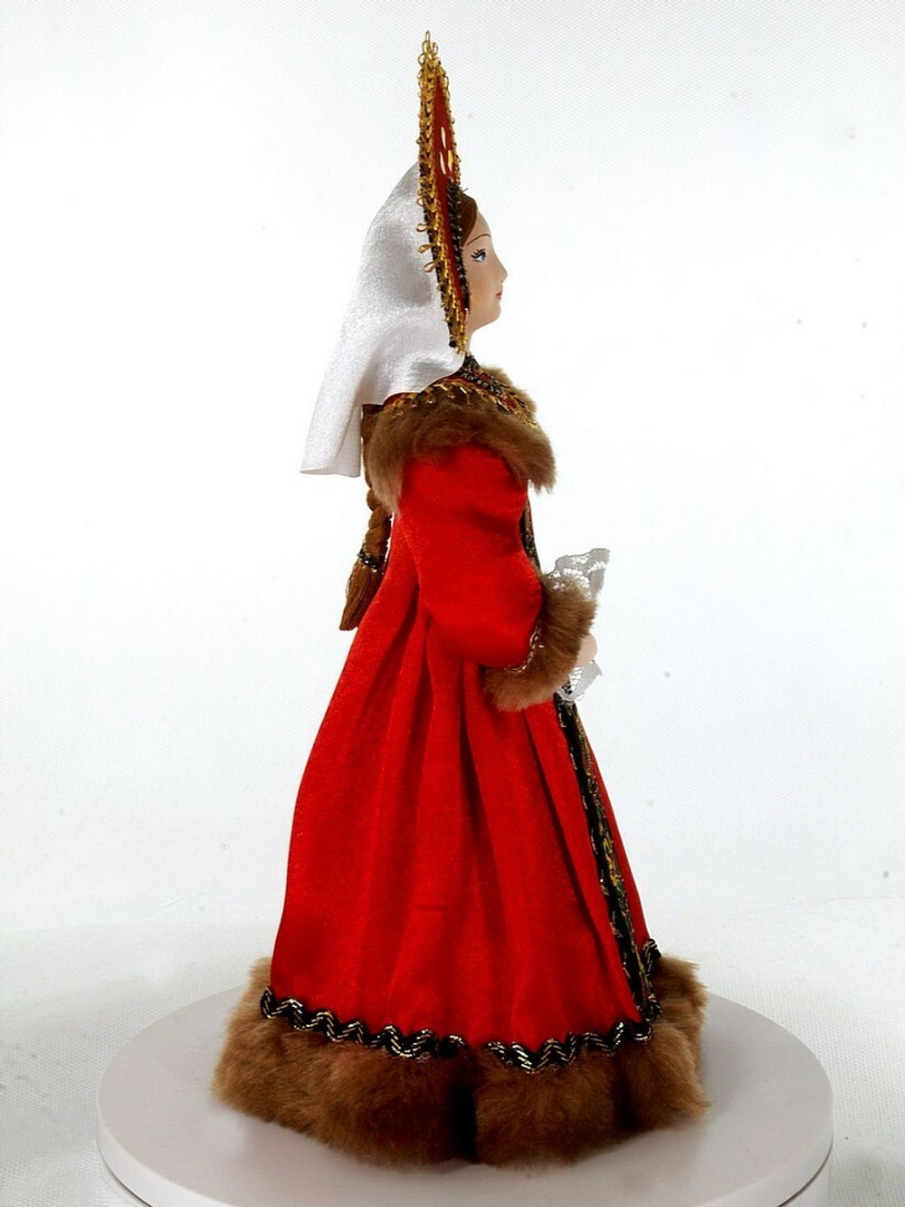 Кукла коллекционная в русском праздничном костюме