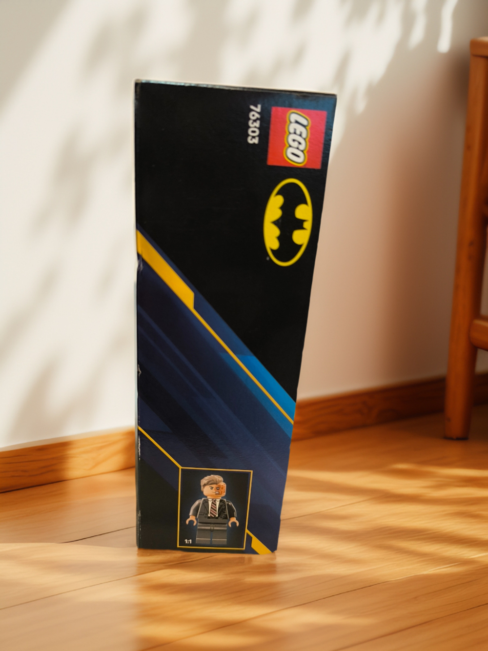 LEGO Super Heroes 76303 «Тумблер Бэтмена против Двуликого и Джокера» — культовая техника