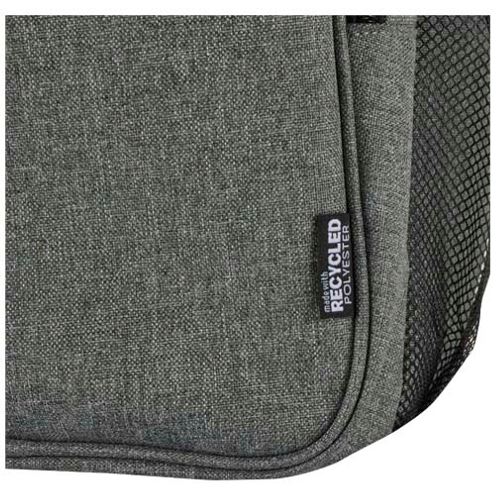 Рюкзак-холодильник для пикника Tundra с набором столовых приборов, изготовленный из переработанных материалов согласно станда