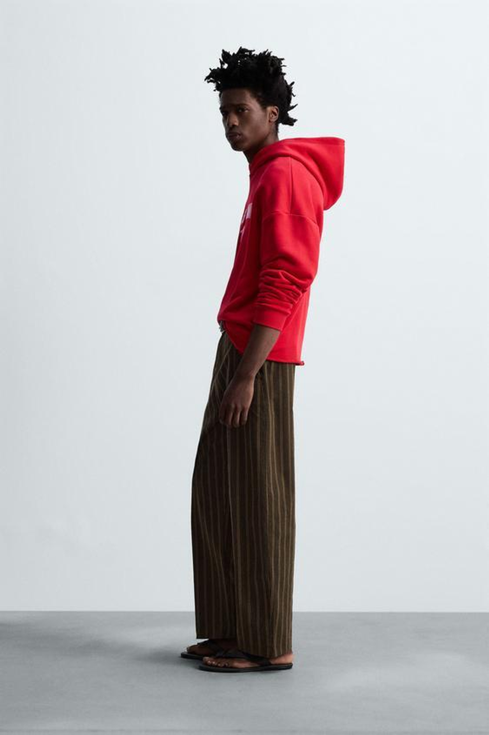 ZARA БРЮКИ BALLOON FIT В ПОЛОСКУ © OTIS KWAME KYE QUAICOE, ЧЕРЕПИЧНЫЙ