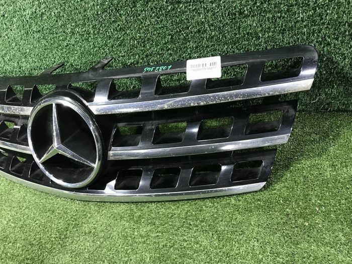 Решетка радиатора Mercedes M W164 (2008-2011)