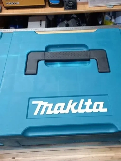 Гайковерт 3000нм аккумуляторный бесщеточный для грузовых автомобилей 2 акб 8 ампер кейс