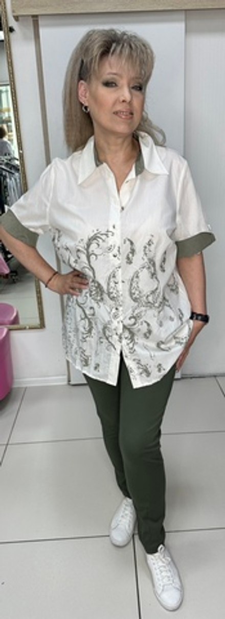 Летняя рубашка-жатка с оливковым принтом