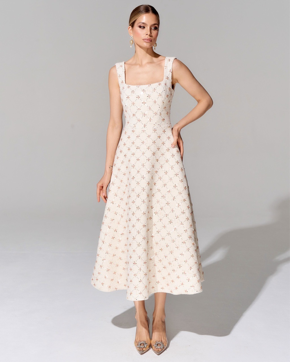 Платье длины миди из премиального твида