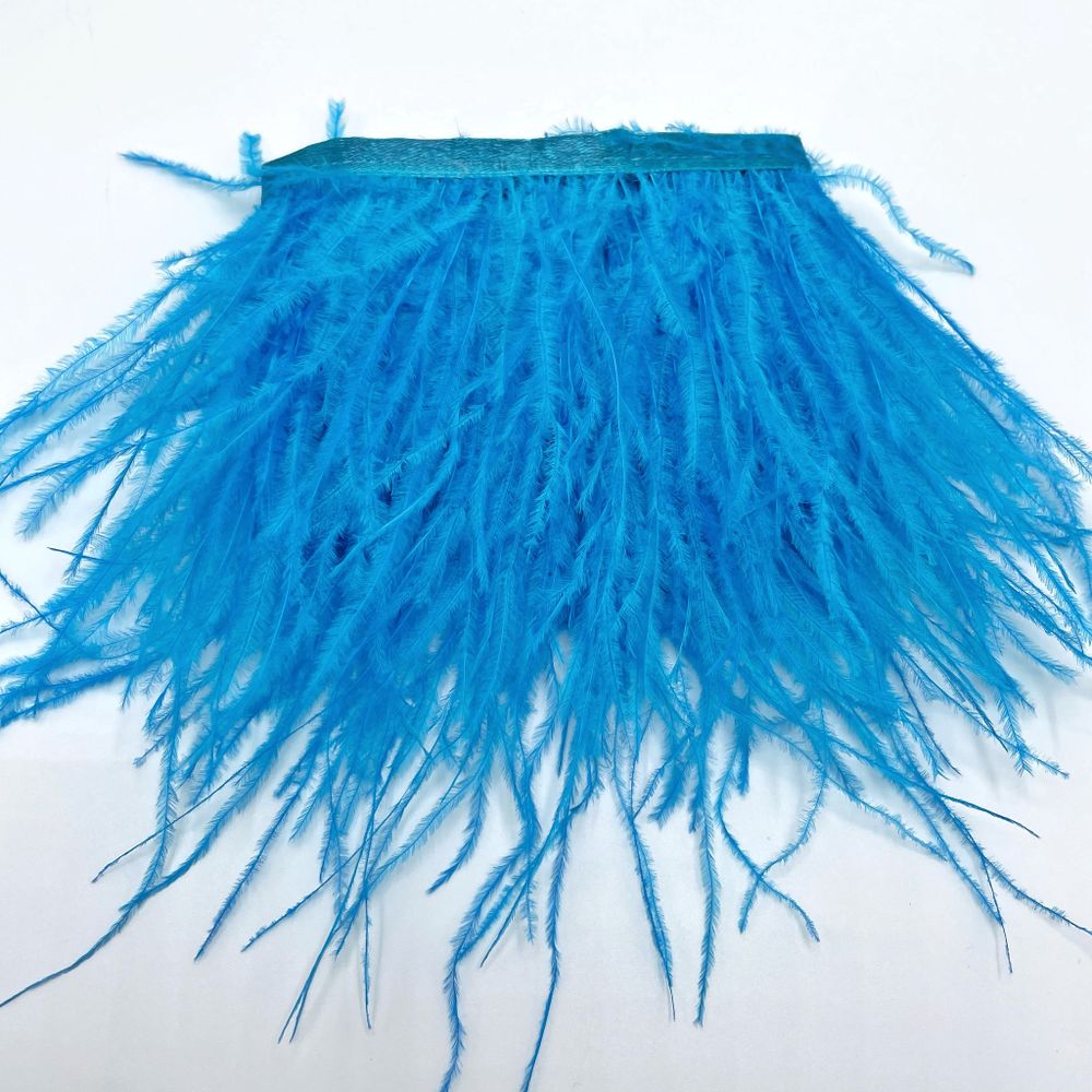 Перья страуса на ленте