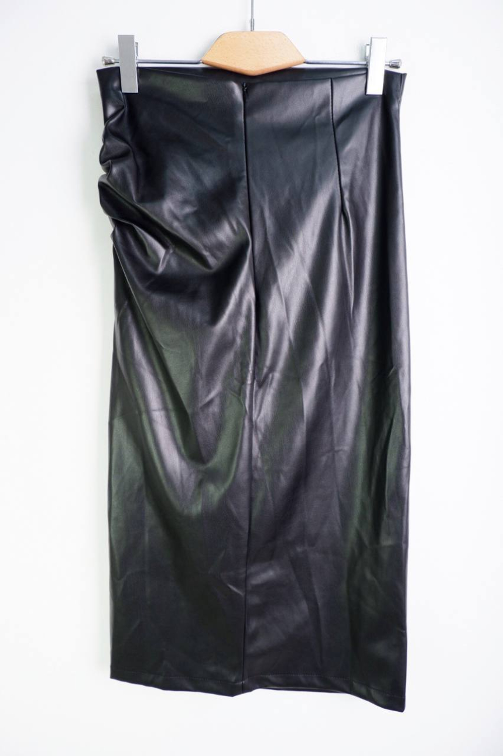 Юбка кожаная, визуально на 46 размер