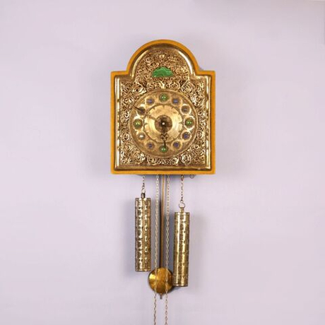 Винтаж: Настенные часы с ювелирными вставками