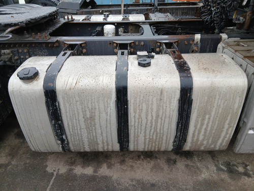 Бак топливный 610L