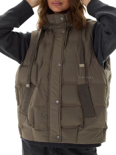 Пуховый жилет с вязаным капюшоном в цвете хаки