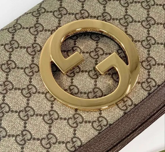 Сумка на плечо Gucci Blondie бежевый