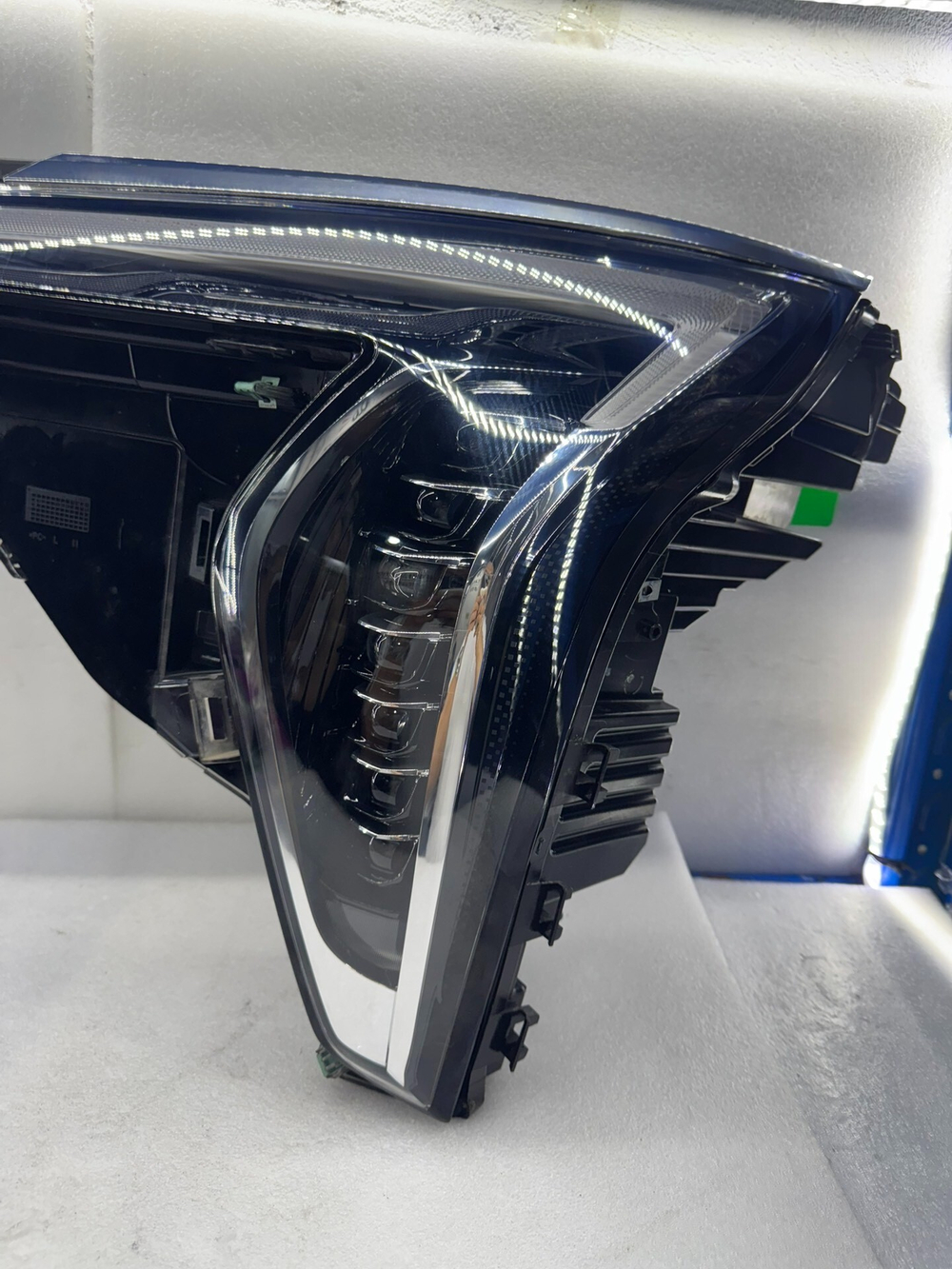 Оригинальная светодиодная (LED) фара Buick Century