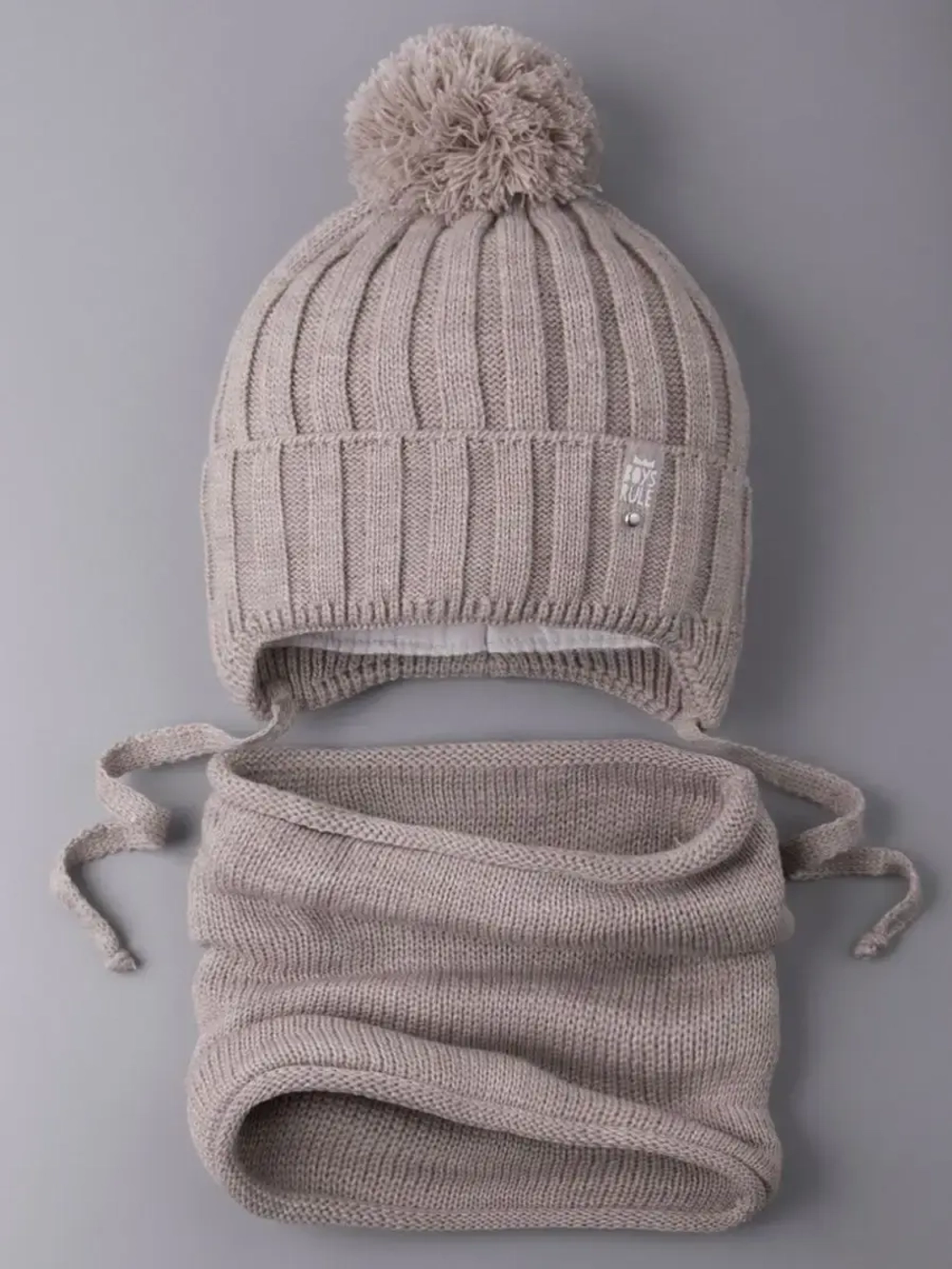 Шапка для мальчика осенняя вязаная и снуд