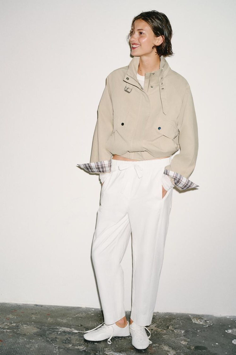 ZARA БРЮКИ С ЭЛАСТИЧНЫМ ПОЯСОМ, БЕЛЫЙ