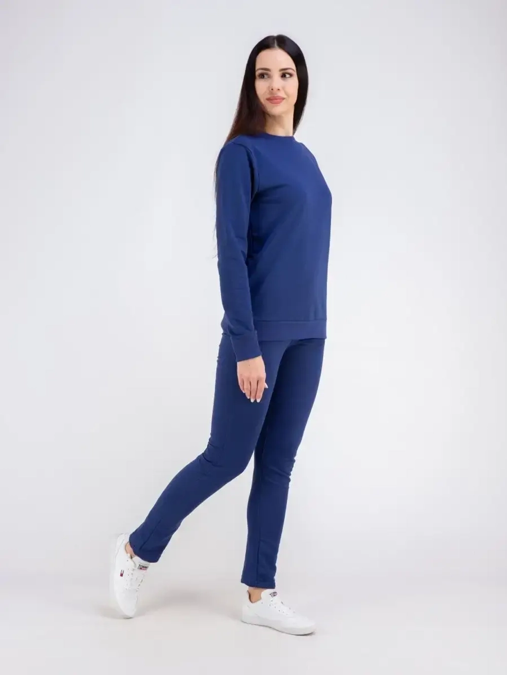 Свитшот без начеса и капюшона однотонный стильный, хлопок