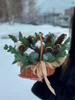 Композиция с нобилисом, дольками лимона, шишками и хлопком