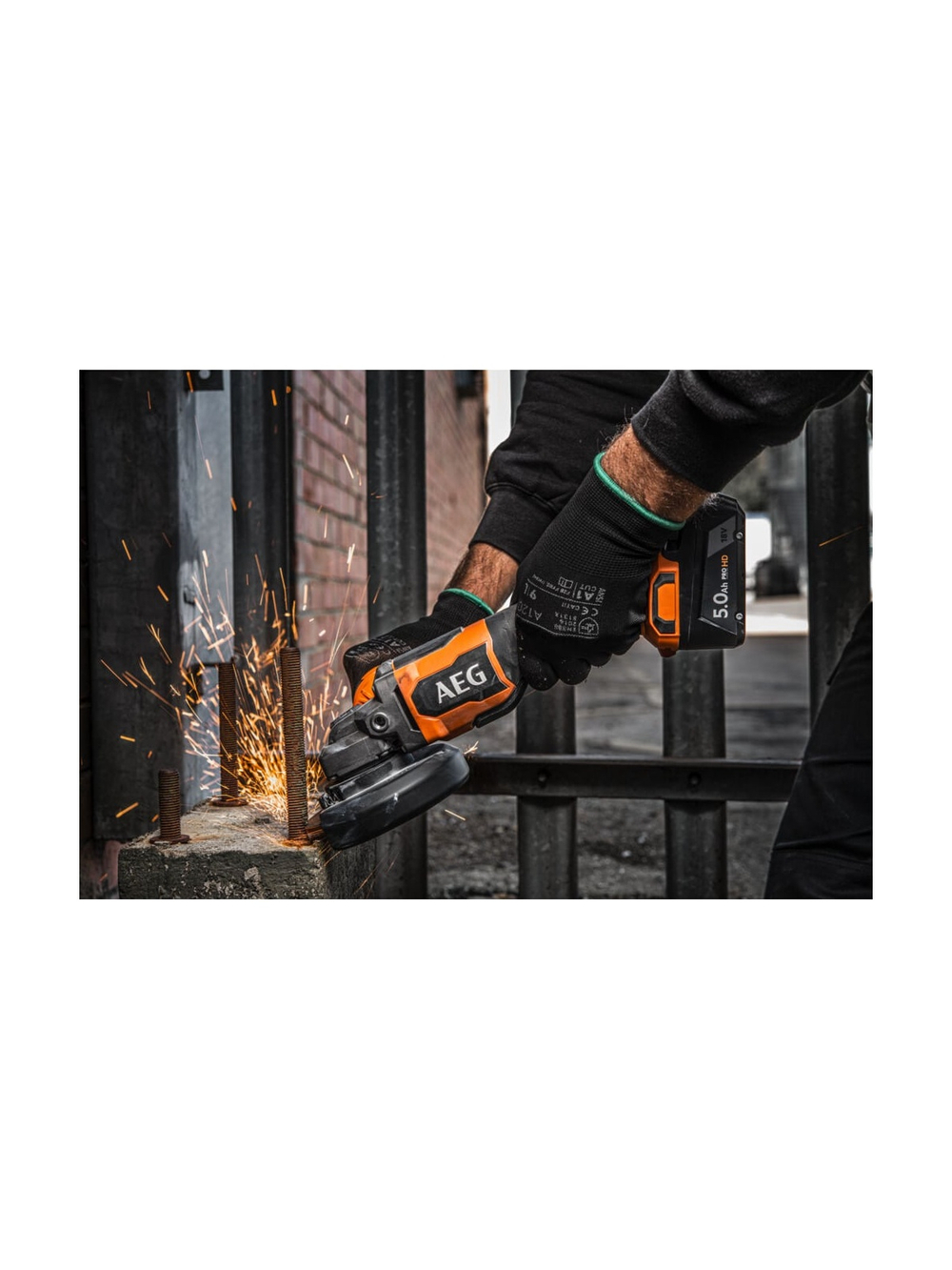 Бесщеточная угловая шлифмашина AEG BEWS18-125BLLI-502C 4935464417