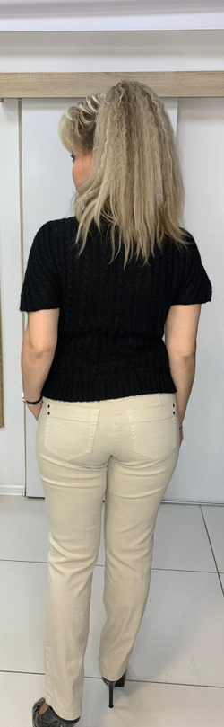 Черный короткий джемпер с короткими рукавами