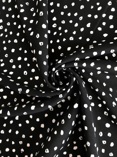 Штапель принт пятна мелкие белые на черном D04C3