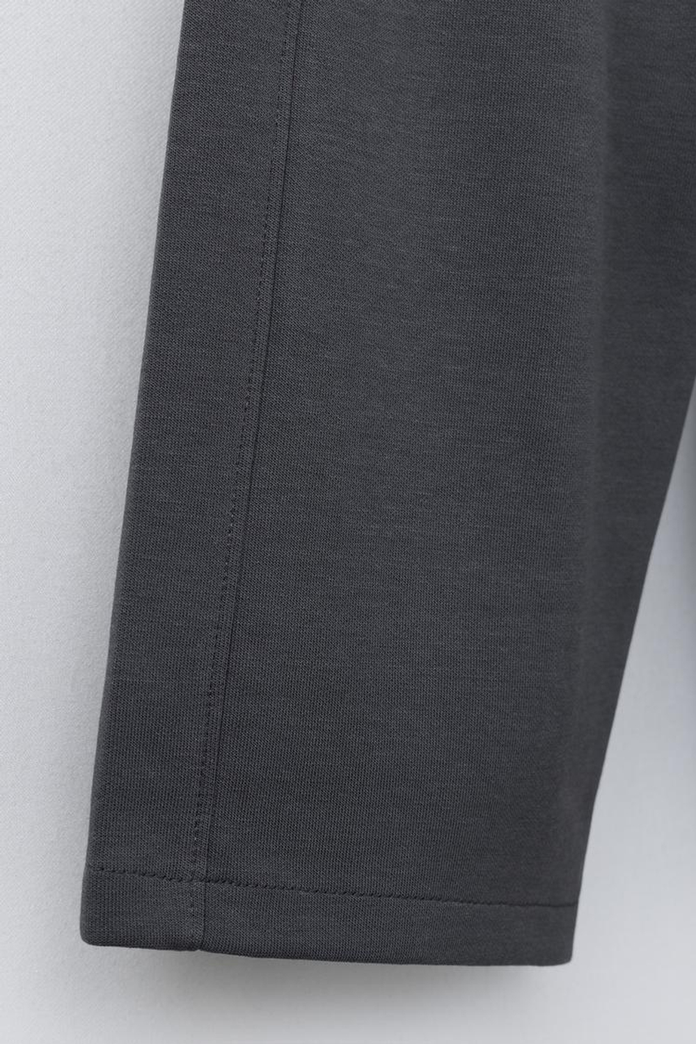 ZARA БРЮКИ WIDE LEG ИЗ ТКАНИ ИНТЕРЛОК С РЕЛЬЕФНОЙ НАДПИСЬЮ, ТЕМНЫЙ АНТРАЦИТ