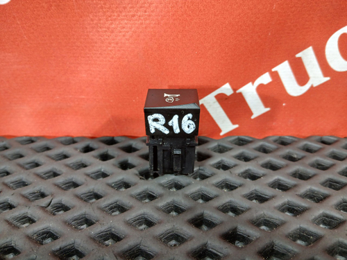 Кнопка сигнала заднего хода