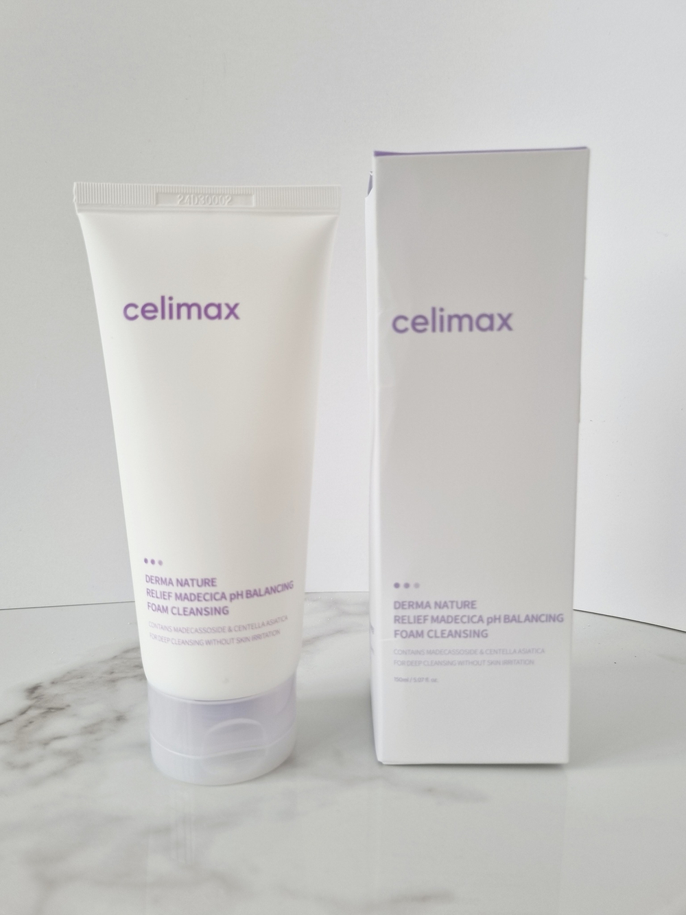 Слабокислотная очищающая пенка Celimax Derma Nature Relief Madecica pH Balancing Foam Cleansing