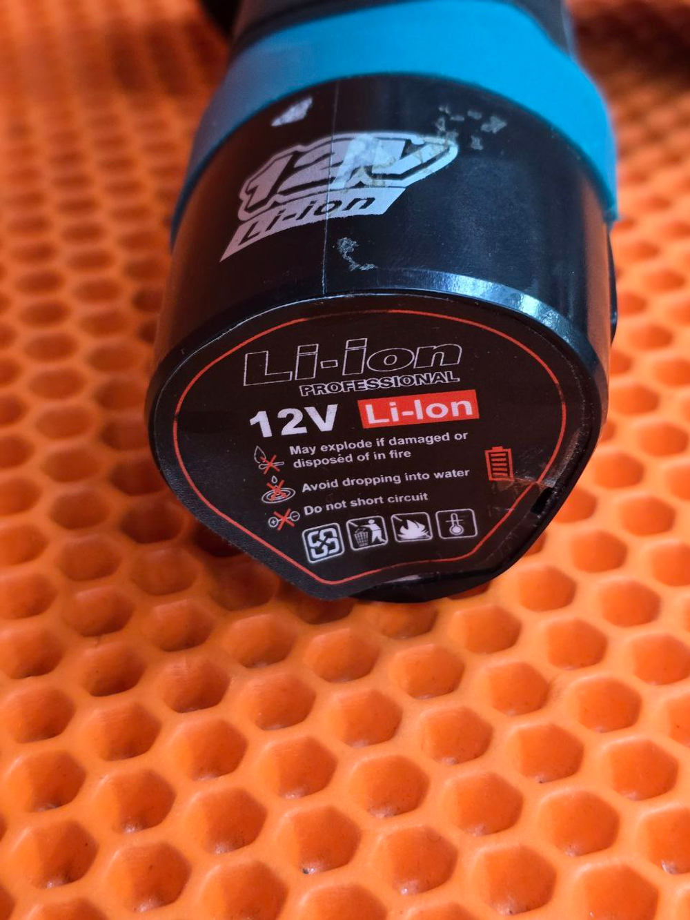 Болгарка аккумуляторная (УШМ) FIxtool