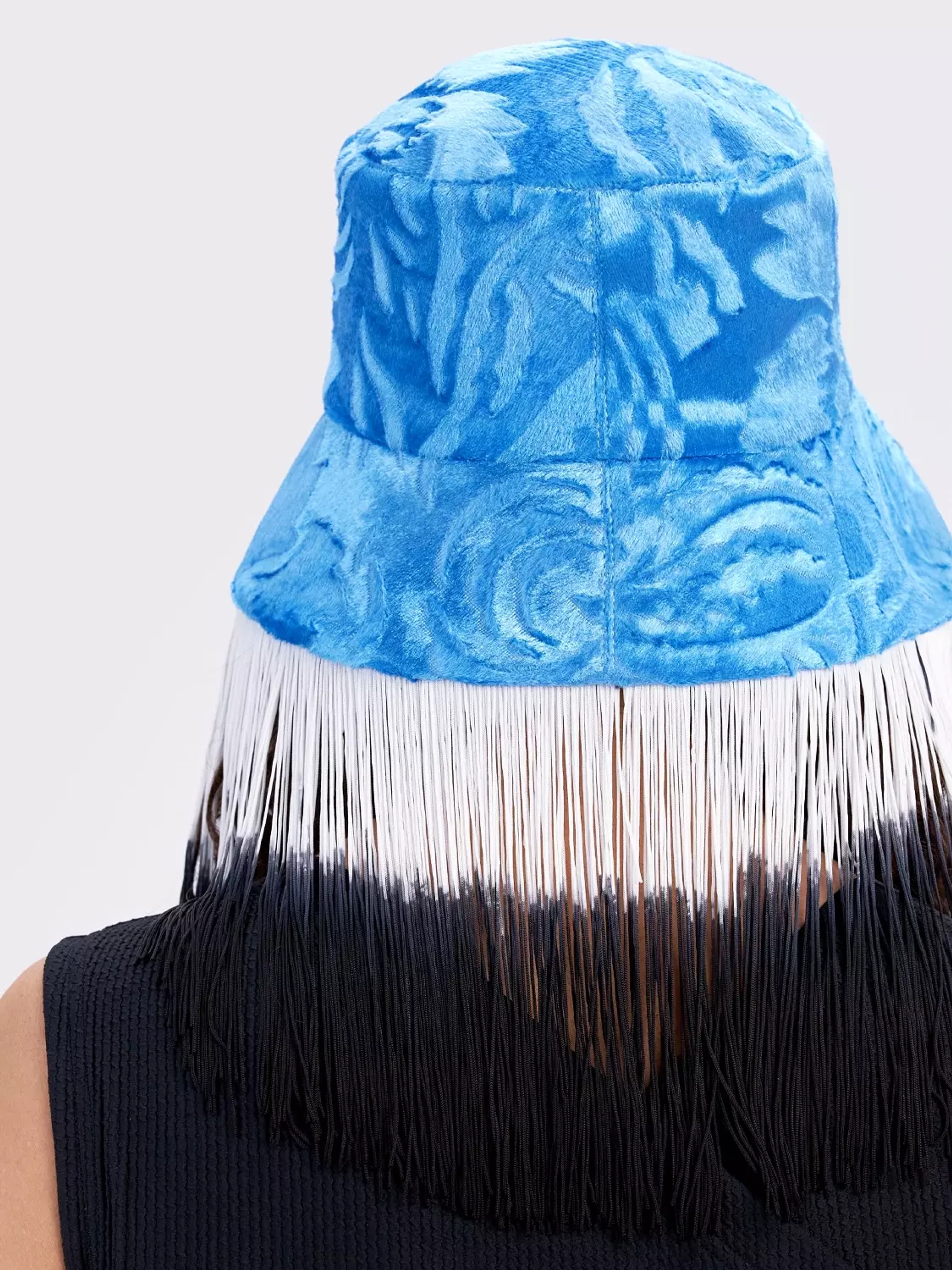 Панама голубая с вышивкой "Лебеди" и бахромой OLA OLA