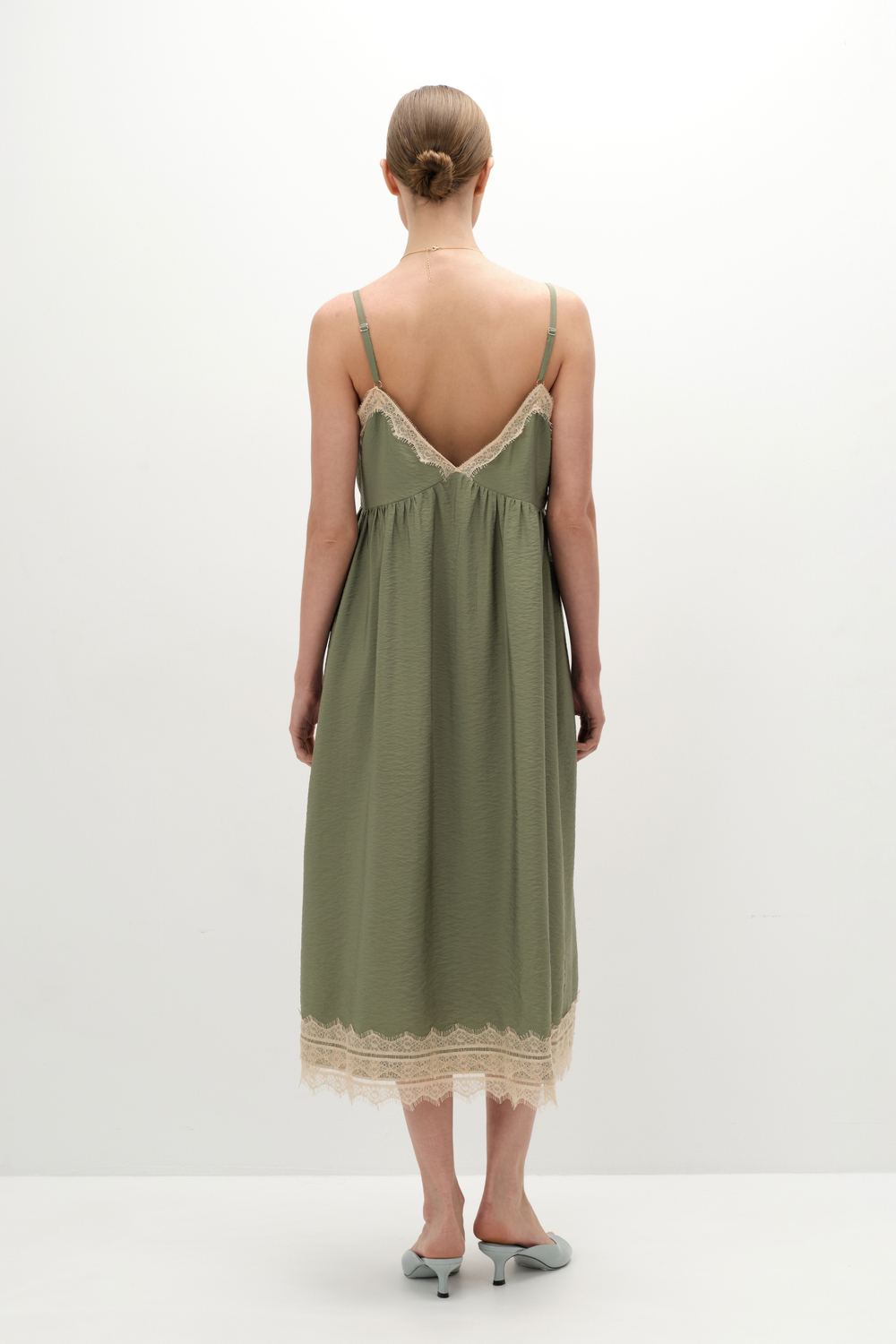 Платье комбинация с кружевом