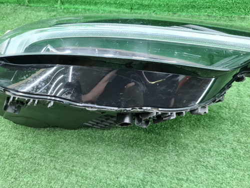 Фара правая Volvo XC60 2 (2017-2021) LED