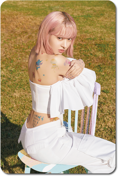 Карта #180 / Lily (NMIXX)