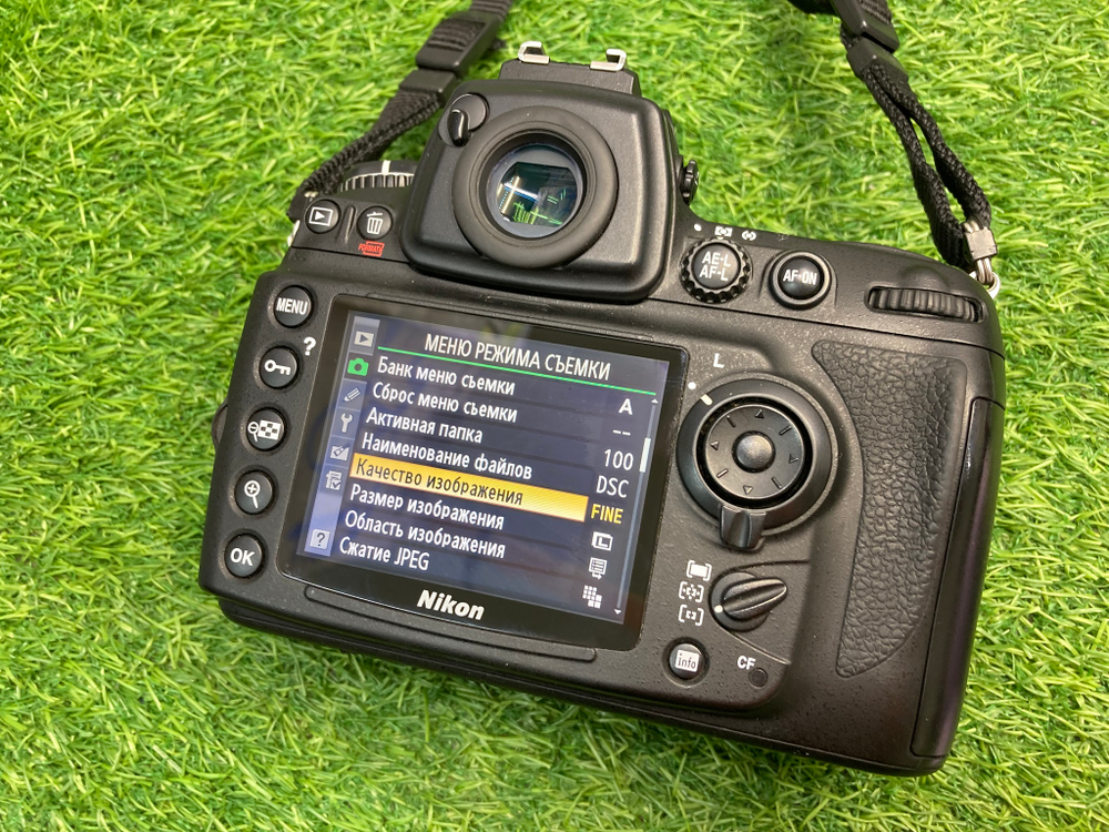 Nikon D700 10.500 кадров