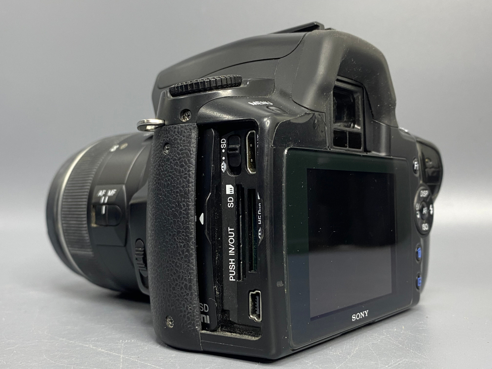 Sony A230 Kit 18-55mm DT SAM 12.306 кадров