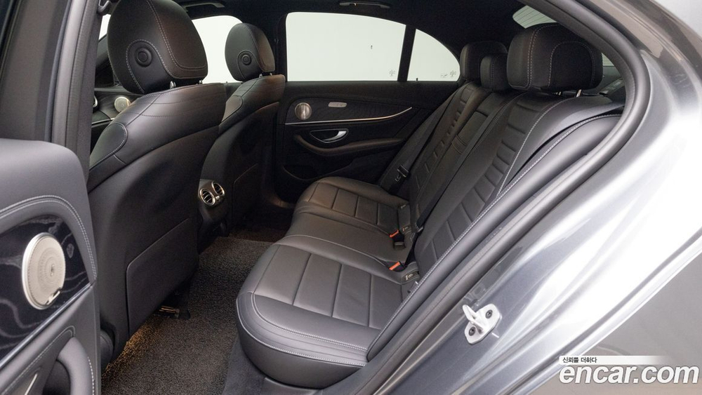 Mercedes-Benz E-Class W213 E220d 4MATIC AMG Line (08.2021)