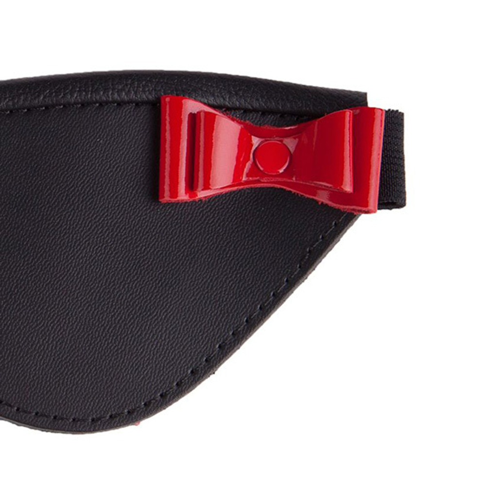 Черная кожаная маска на глаза с декоративным красным бантом Sitabella BDSM 3187-1