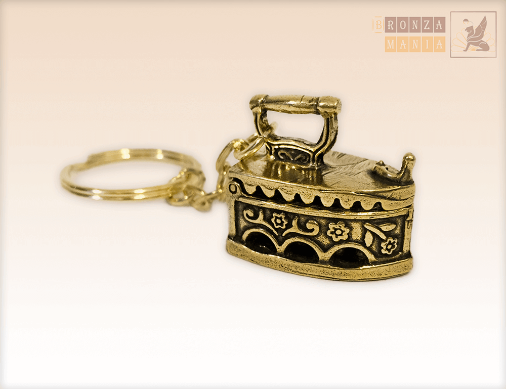 брелок Утюг