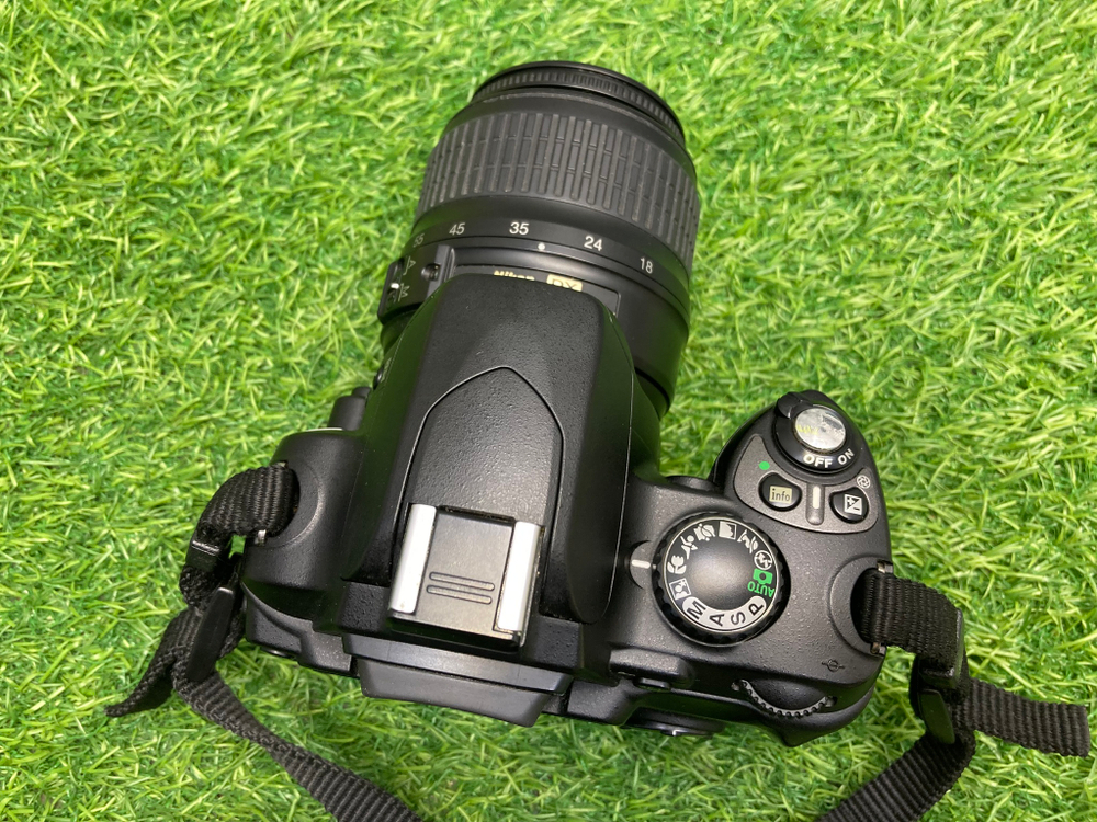 Nikon D40 kit 18-55mm 3.5-5.6G II ED 20.500 кадров