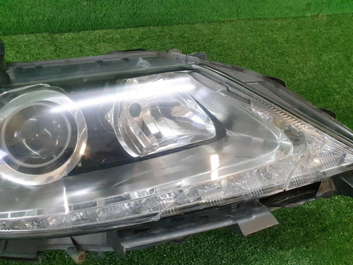 Битая Фара правая Lexus ES 6 (2012-2015) ксенон
