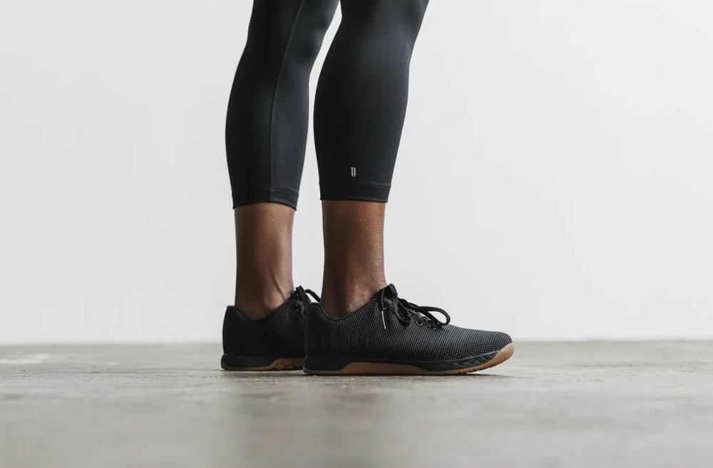 Легинсы NOBULL черные короткие