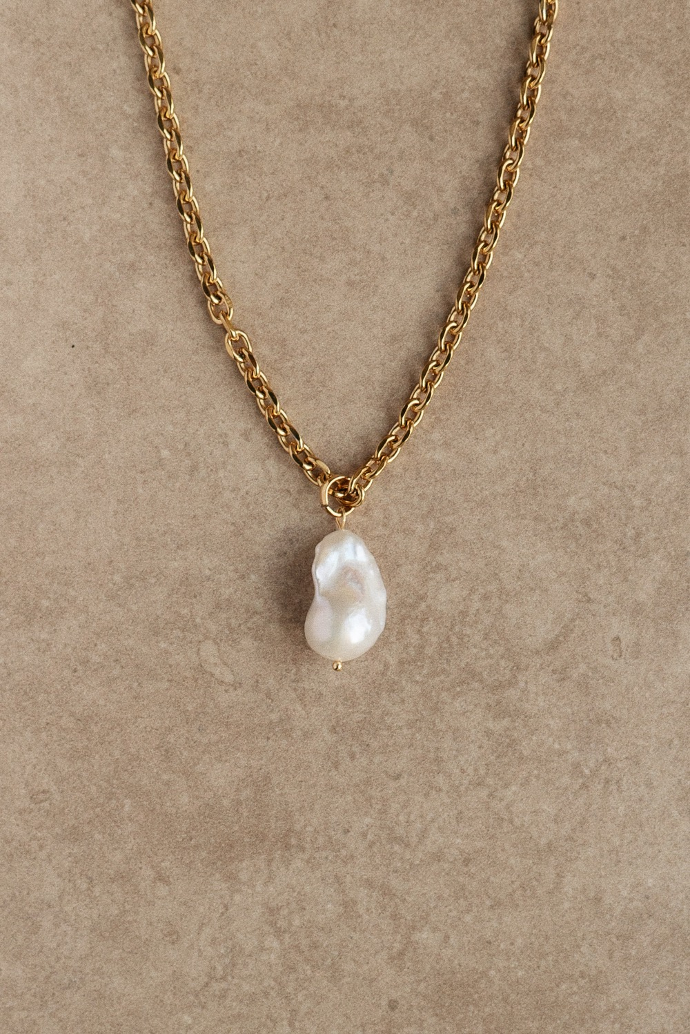 Цепь с жемчужиной