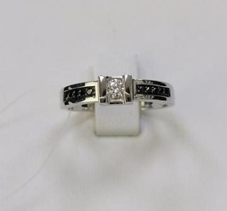 Кольцо из золота с бриллиантами