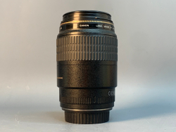 Canon EF 100mm 2.8 Macro USM царапины на передней линзе