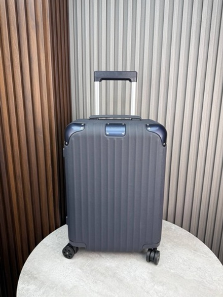 Дорожный чемодан Rimowa Distinct