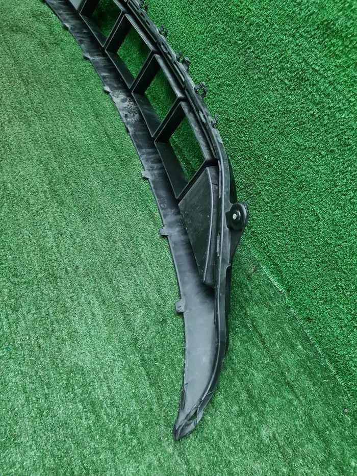 Решетка перед. бампера Mercedes E W213 (20-23) AMG