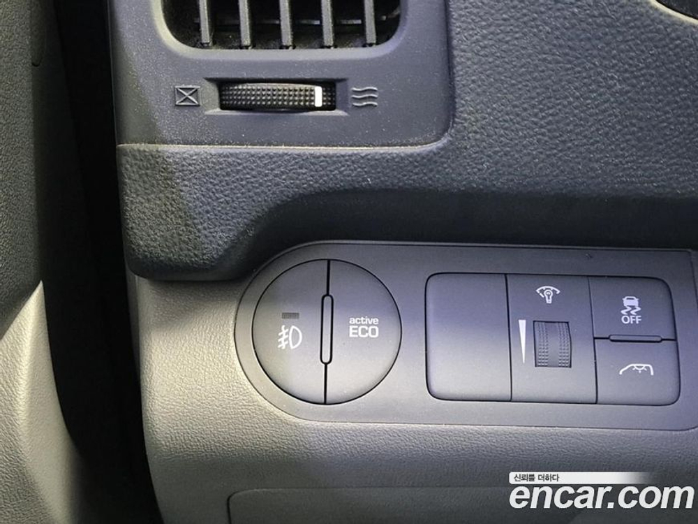 Hyundai The New Grand Starex Van 5-и местный (10.2019)